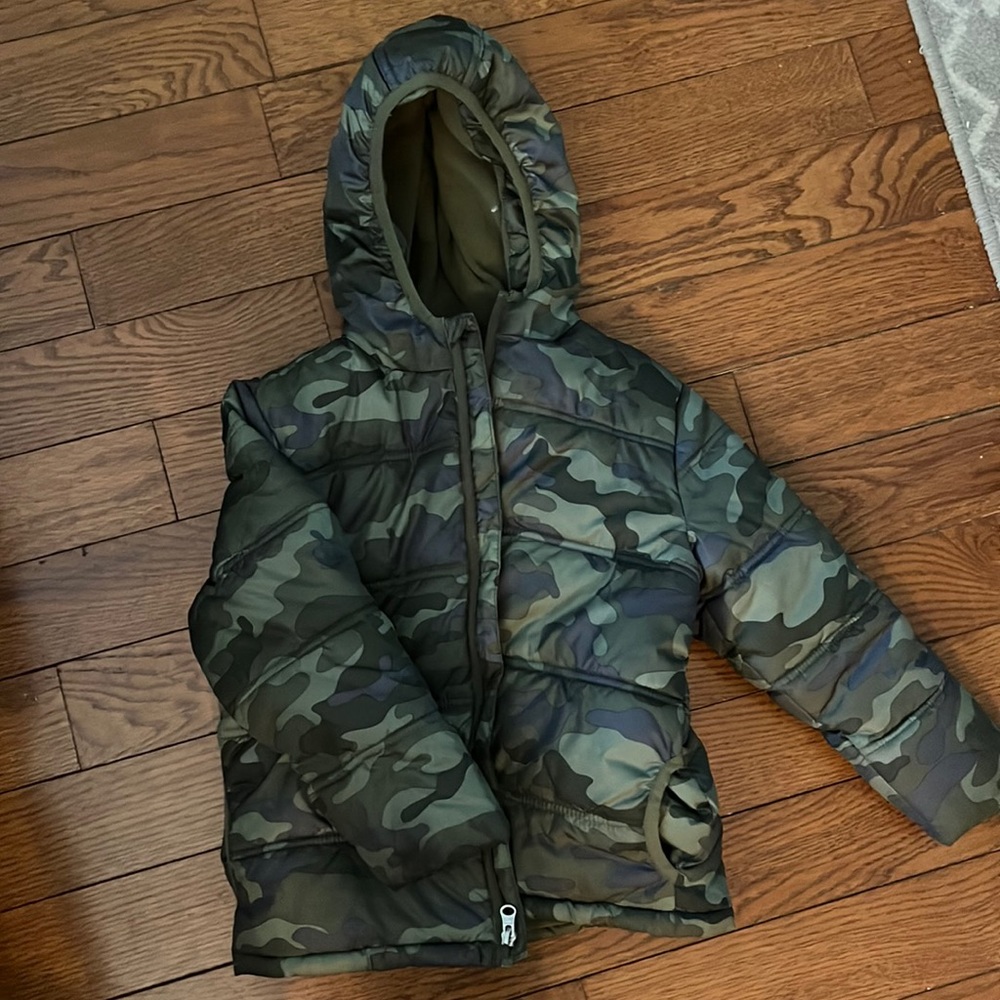 5T kids Camo puffer jacket